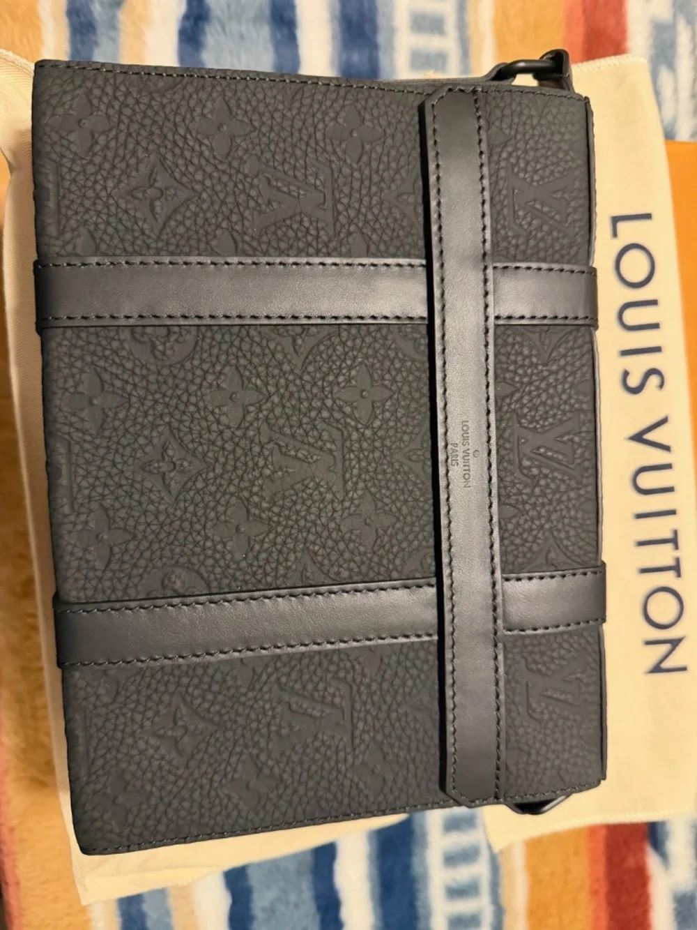 Louis Vuitton Trunk Messenger PM Monogram Seal Leather (Black/Noir)